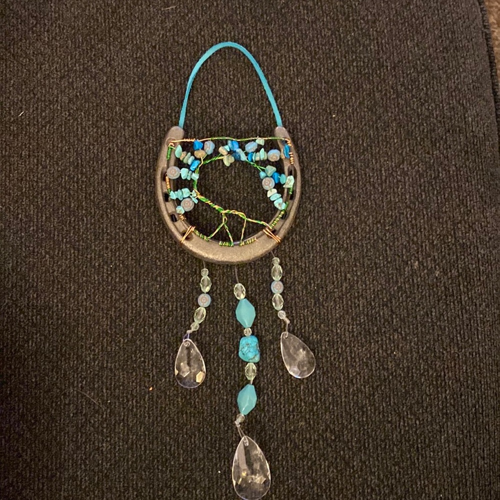Handmade - horse shoe wire tree with gems. Teal bead/turquoise stone